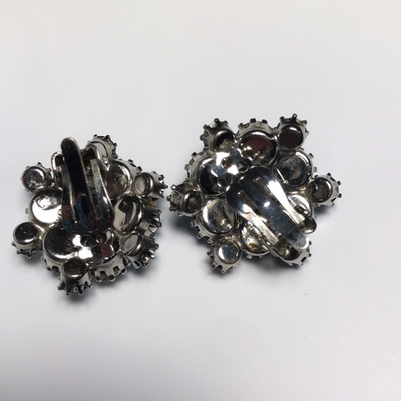VINTAGE RHINESTONE CLIP EARRINGS - Picture 11 of 13